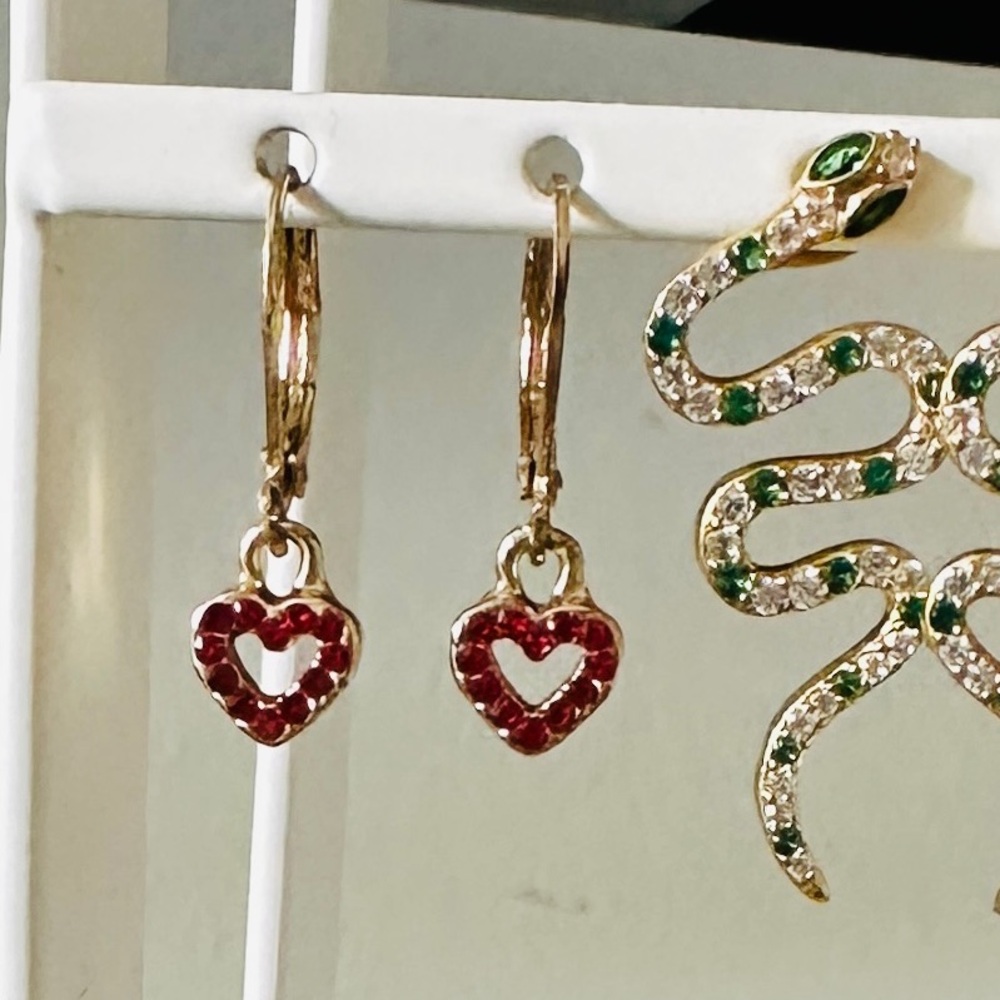 ❤️ HEART EARRING HOOPS